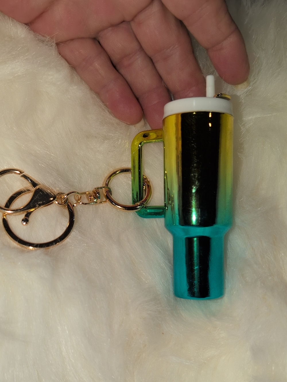 Stylish Iridescent Cup Keychain Accessory - Green/Gold